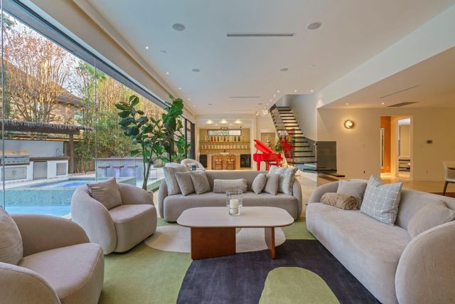 5419 John Dreaper Drive, Houston, TX 77056