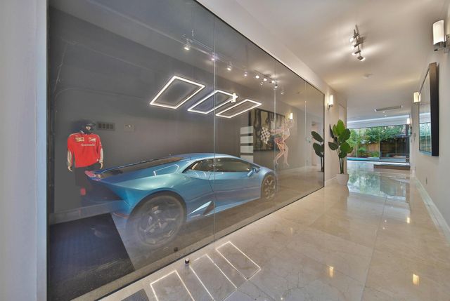 5419 John Dreaper Drive, Houston, TX 77056