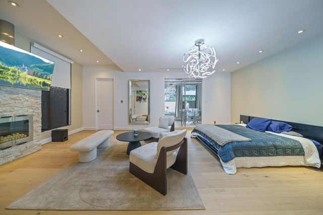 5419 John Dreaper Drive, Houston, TX 77056