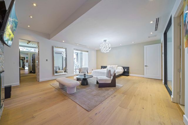 5419 John Dreaper Drive, Houston, TX 77056