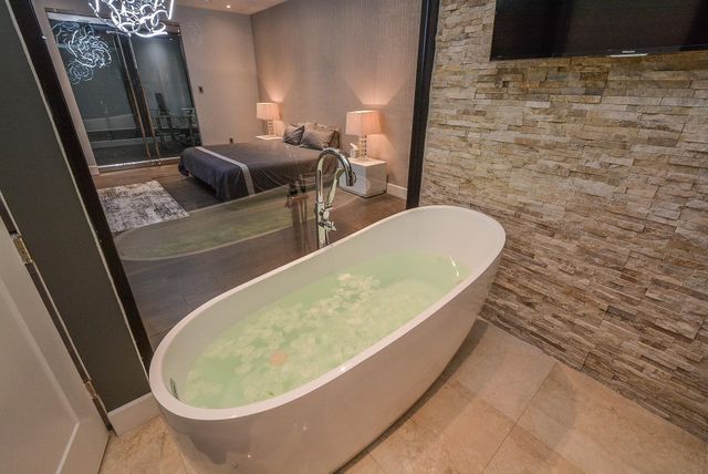 5419 John Dreaper Drive, Houston, TX 77056