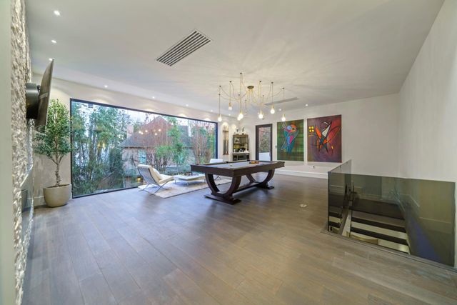 5419 John Dreaper Drive, Houston, TX 77056