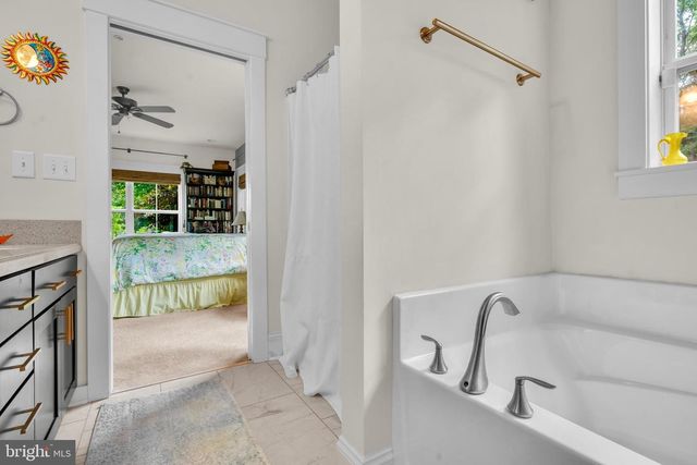 321 FRONT ST, Crumpton, MD 21628