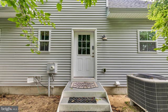 321 FRONT ST, Crumpton, MD 21628