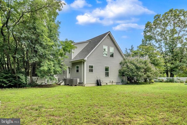 321 FRONT ST, Crumpton, MD 21628