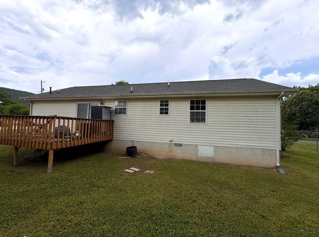 346 Ducktown Street, Soddy Daisy, TN 37379