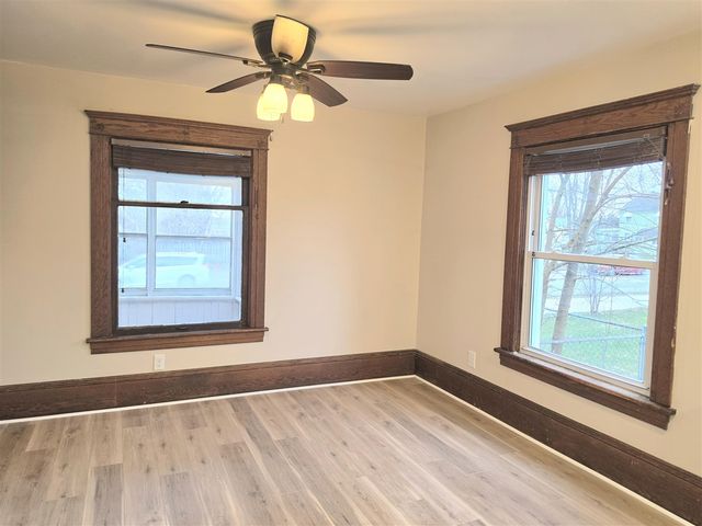 406 E Mcdevitt Avenue, Jackson, MI 49203