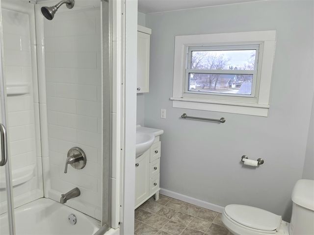 406 E Mcdevitt Avenue, Jackson, MI 49203