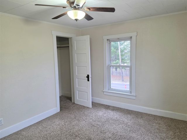 406 E Mcdevitt Avenue, Jackson, MI 49203