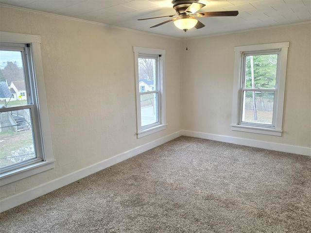 406 E Mcdevitt Avenue, Jackson, MI 49203