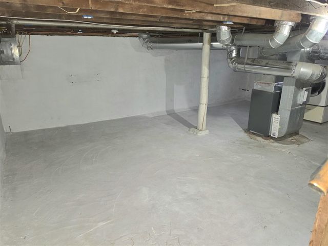 406 E Mcdevitt Avenue, Jackson, MI 49203