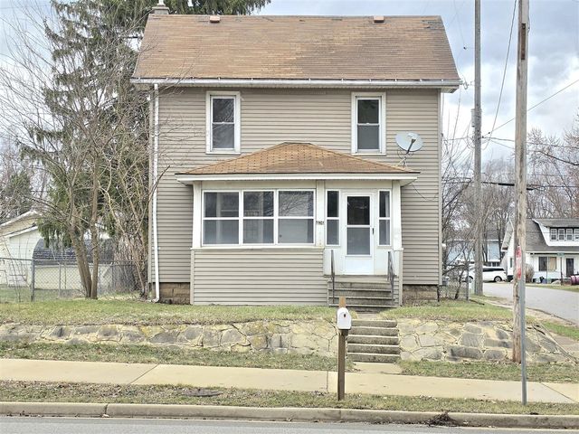 406 E Mcdevitt Avenue, Jackson, MI 49203