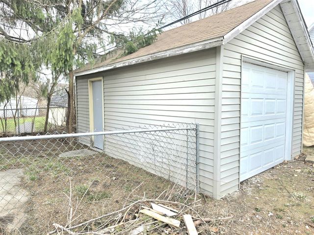 406 E Mcdevitt Avenue, Jackson, MI 49203