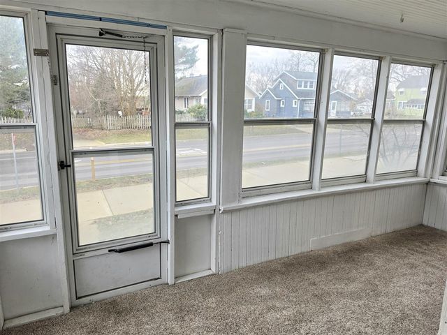 406 E Mcdevitt Avenue, Jackson, MI 49203