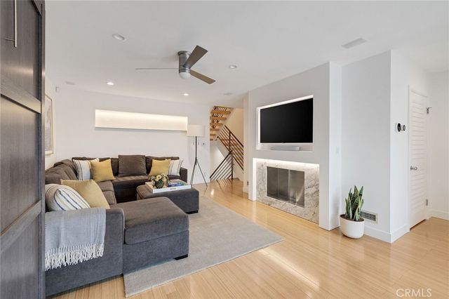 1456 Manhattan Beach Boulevard D, Manhattan Beach, CA 90266