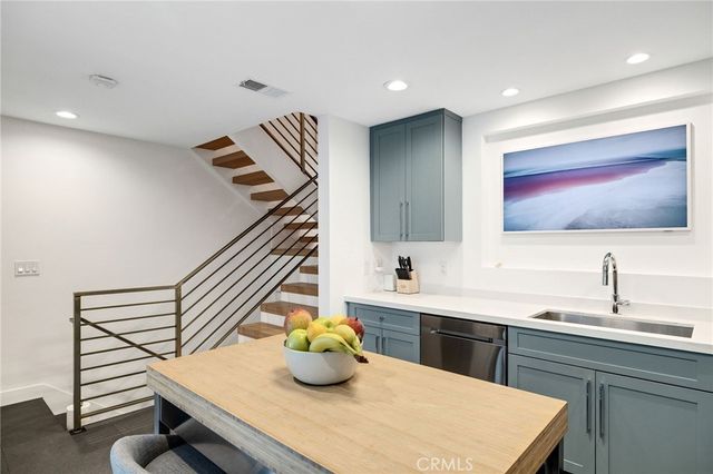 1456 Manhattan Beach Boulevard D, Manhattan Beach, CA 90266