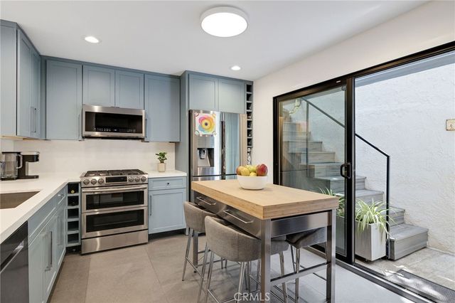 1456 Manhattan Beach Boulevard D, Manhattan Beach, CA 90266