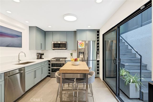 1456 Manhattan Beach Boulevard D, Manhattan Beach, CA 90266