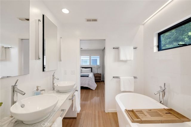 1456 Manhattan Beach Boulevard D, Manhattan Beach, CA 90266