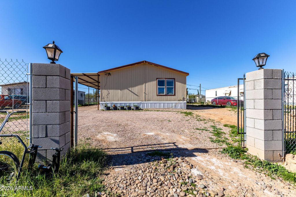 Image 2 of property listing at 5604 N TALLY HO Lane, Casa Grande, AZ 85122