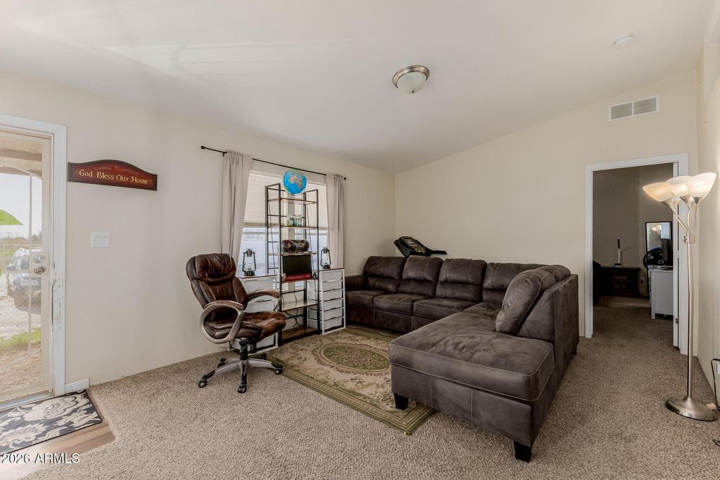 Image 6 of property listing at 5604 N TALLY HO Lane, Casa Grande, AZ 85122