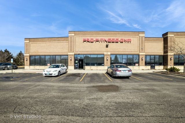 2172 Lake Cook Road, Algonquin, IL 60102