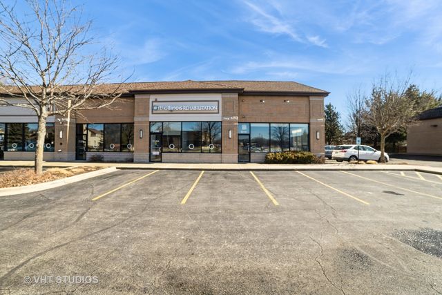 2172 Lake Cook Road, Algonquin, IL 60102