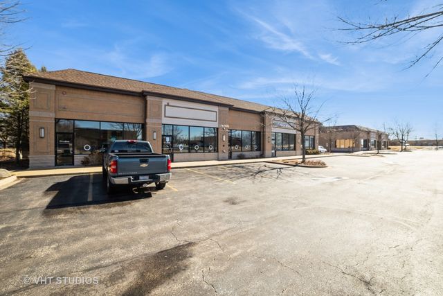 2172 Lake Cook Road, Algonquin, IL 60102