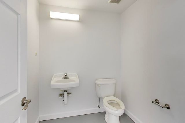 2172 Lake Cook Road, Algonquin, IL 60102