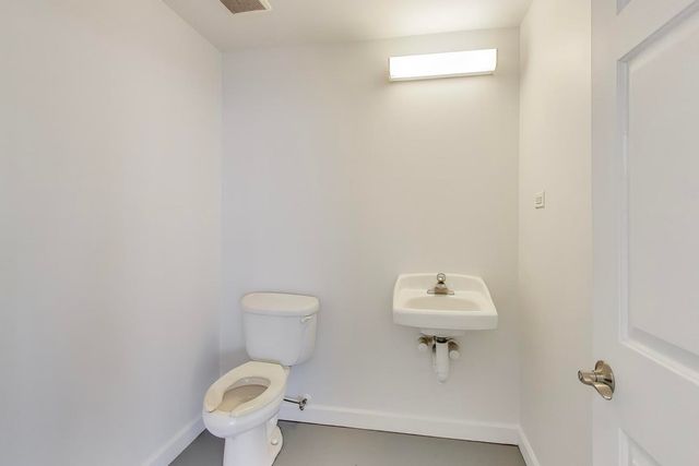 2172 Lake Cook Road, Algonquin, IL 60102