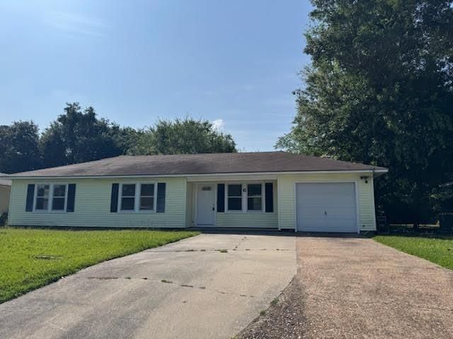 6 Circle Q Street, Orange, TX 77630
