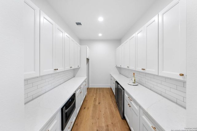 456 Rio Azul Dr, Pipe Creek, TX 78063