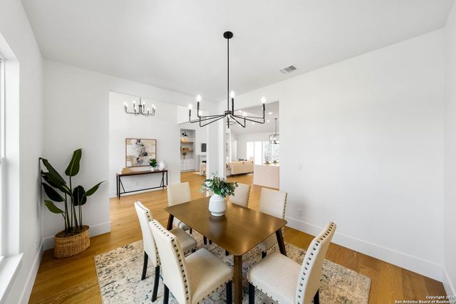 456 Rio Azul Dr, Pipe Creek, TX 78063