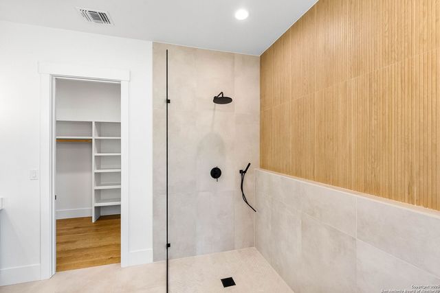 456 Rio Azul Dr, Pipe Creek, TX 78063