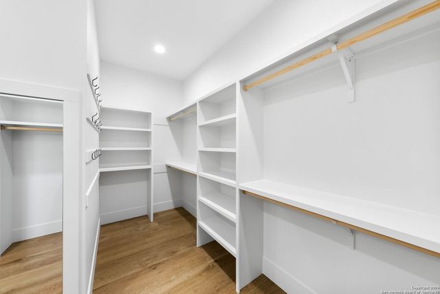 456 Rio Azul Dr, Pipe Creek, TX 78063