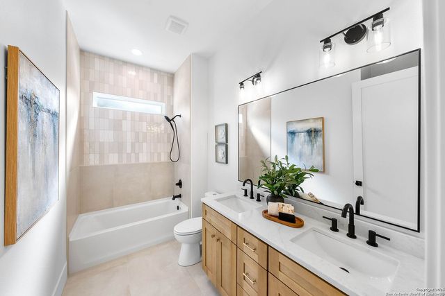 456 Rio Azul Dr, Pipe Creek, TX 78063