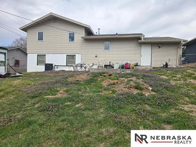 6735 Kansas Avenue, Omaha, NE 68104