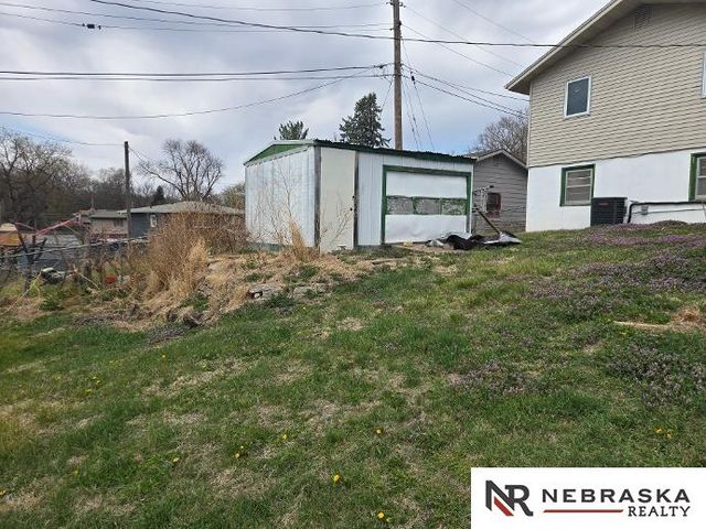 6735 Kansas Avenue, Omaha, NE 68104