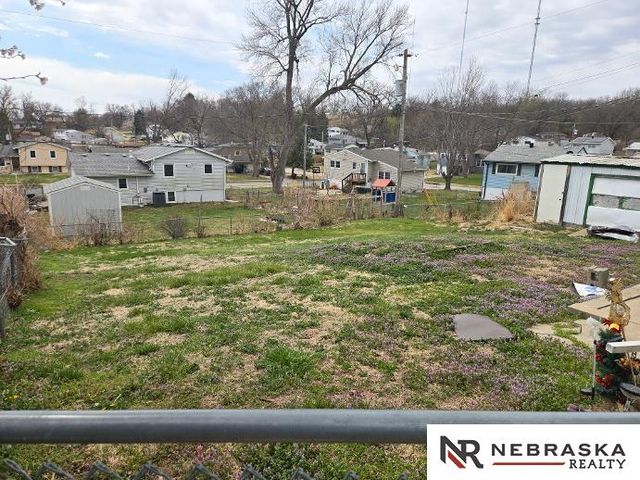 6735 Kansas Avenue, Omaha, NE 68104