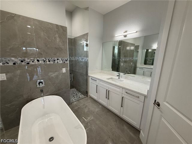 1636 Old Burnt Store RD N, Cape Coral, FL 33993