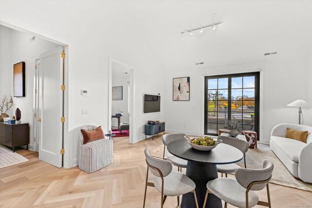 100 East Putnam Avenue 311, Greenwich, CT 06807