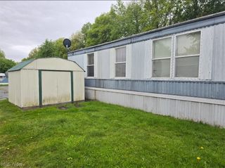 65 Cedarwood Drive, Beloit, OH 44609