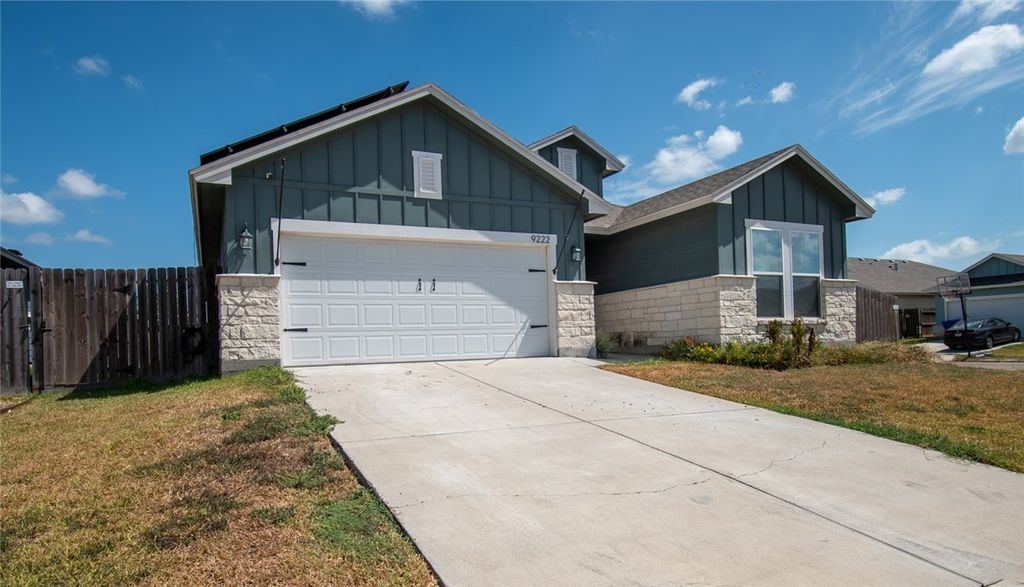 9222 Murdock Dr, Corpus Christi, TX 78410 — photo 2