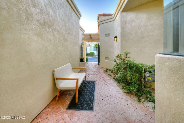 5100 E Calle Brillante, Tucson, AZ 85718