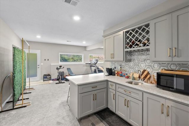 4901 NE 88th Street, Kansas City, MO 64156