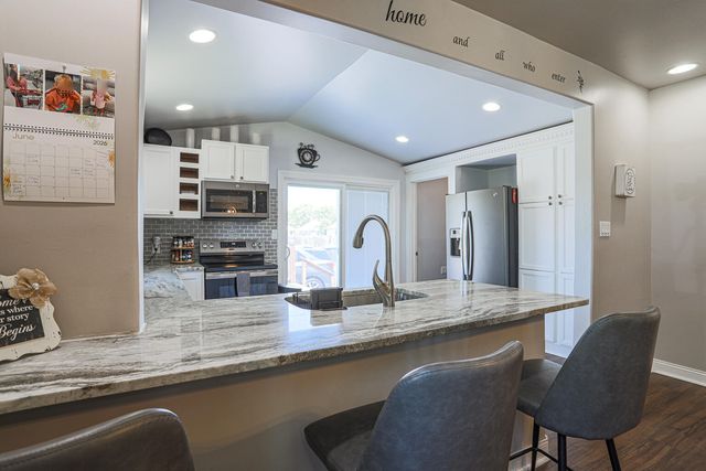 2830 AVENUE D, Council Bluffs, IA 51501