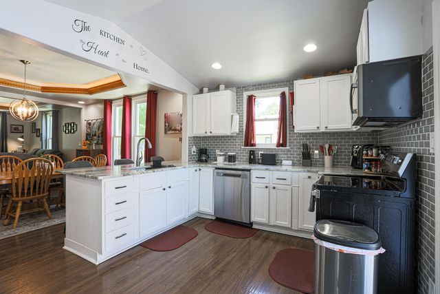 2830 AVENUE D, Council Bluffs, IA 51501