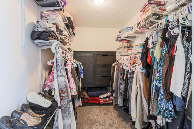 2830 AVENUE D, Council Bluffs, IA 51501