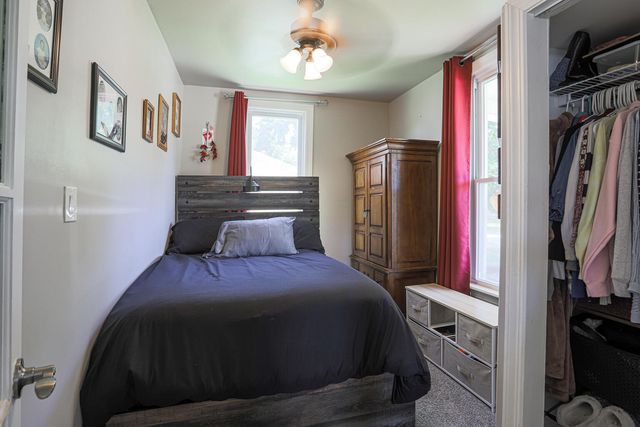 2830 AVENUE D, Council Bluffs, IA 51501