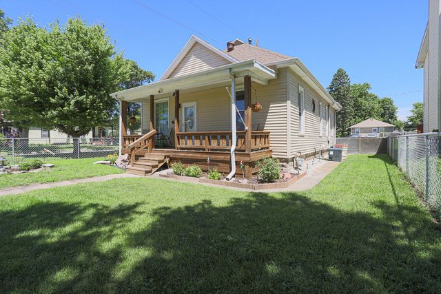2830 AVENUE D, Council Bluffs, IA 51501